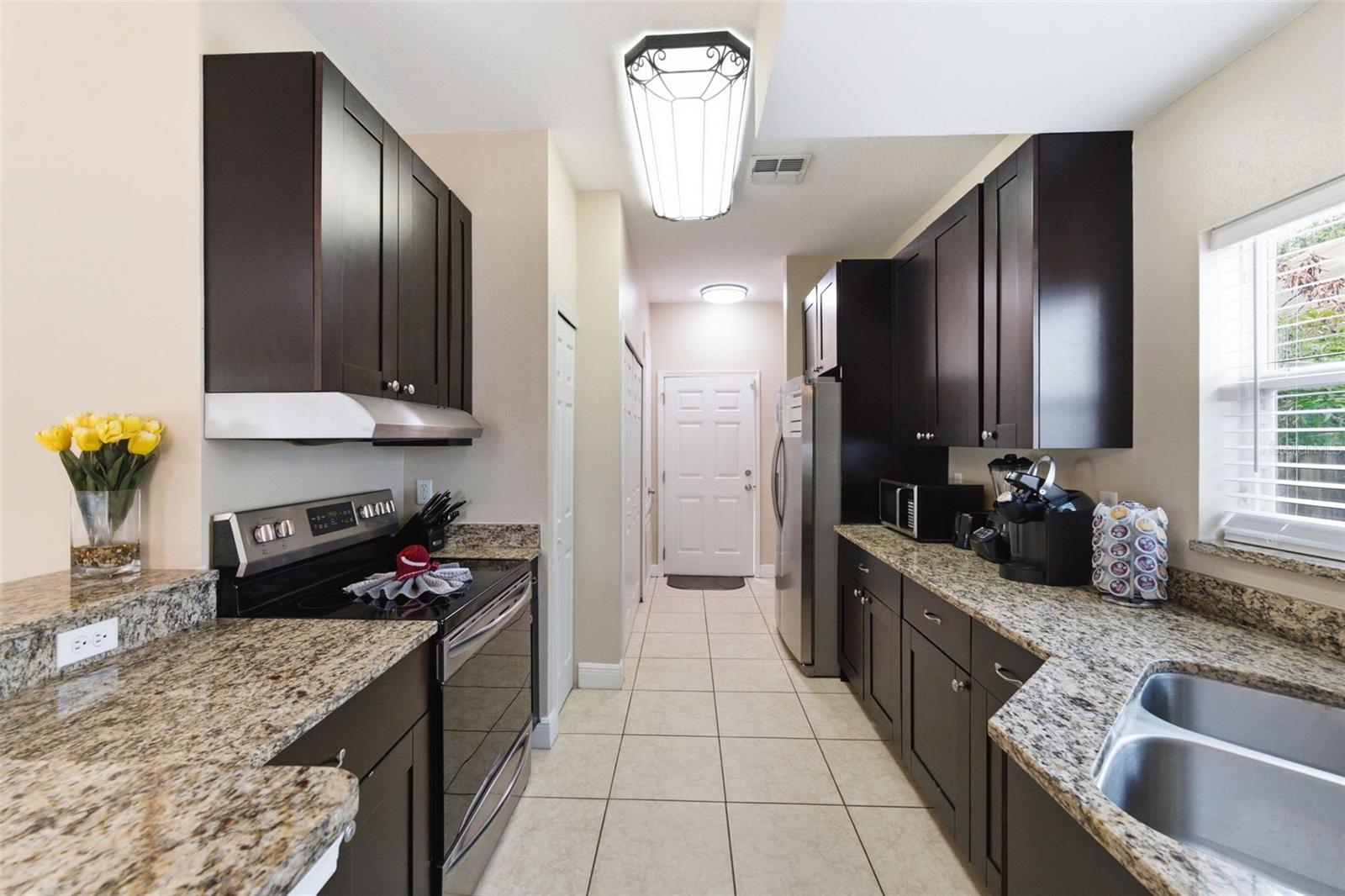 205 E KIRBY ST — photo 12