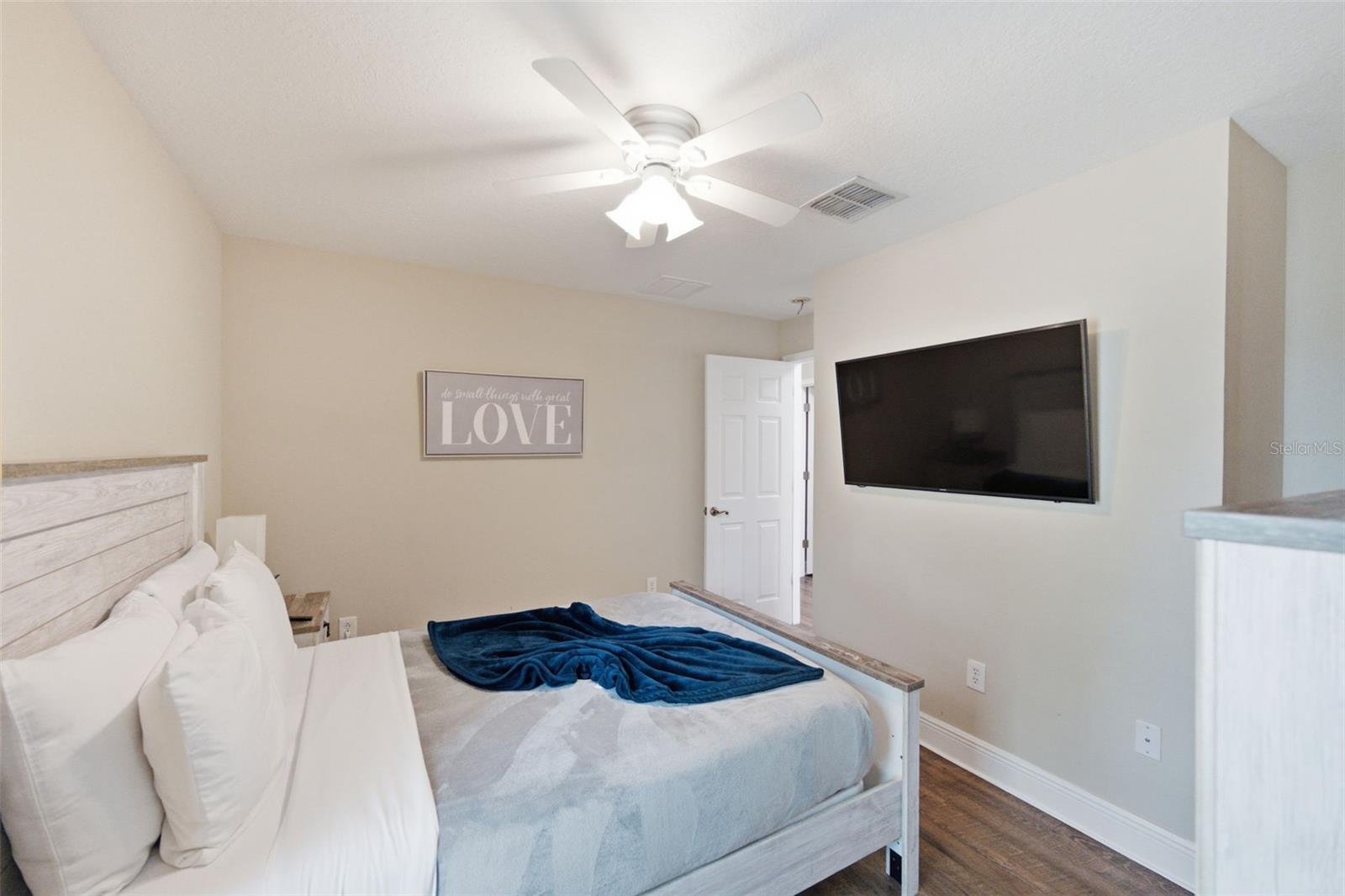 205 E KIRBY ST — photo 19