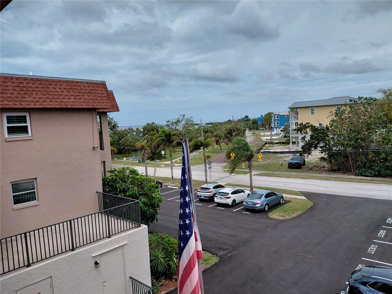 Home in TARPON SPRINGS — photo 9