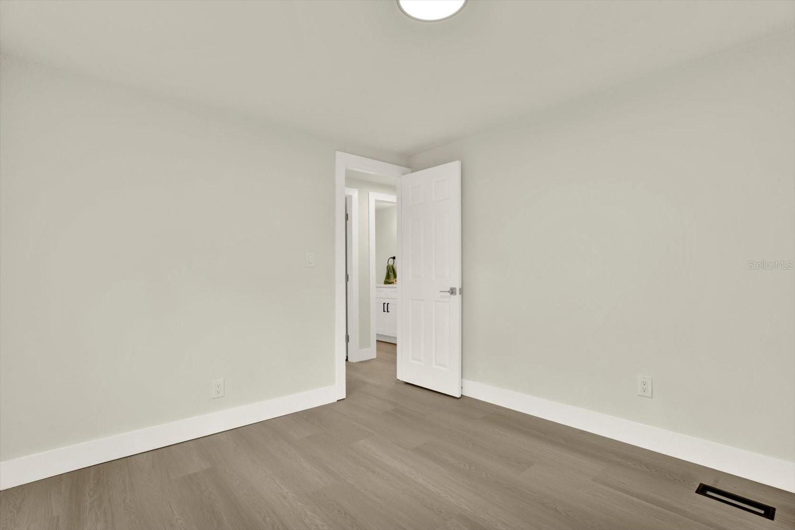 5801 MYRTLE LN — photo 25