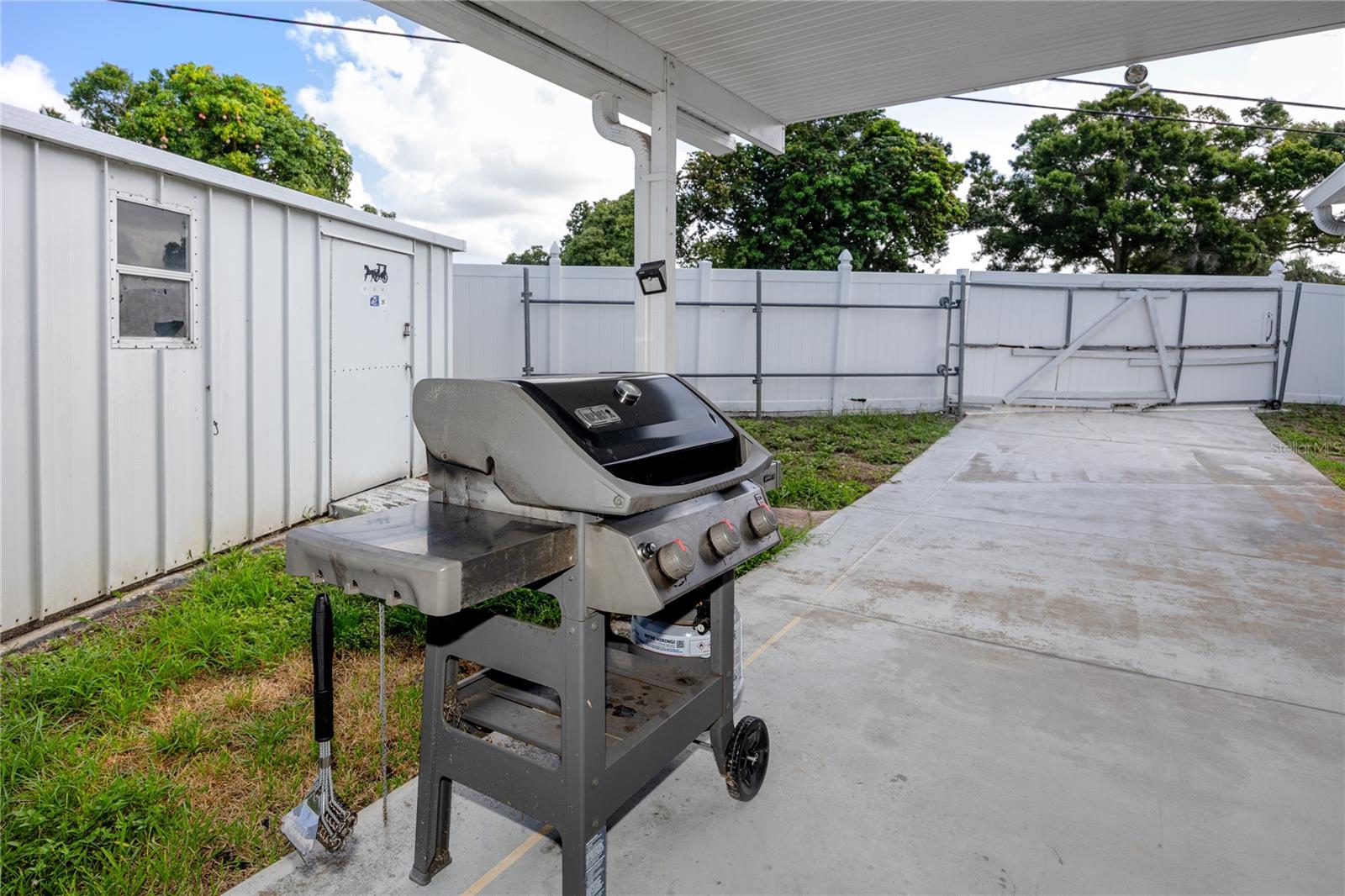 12291 MONARCH CIR — photo 37
