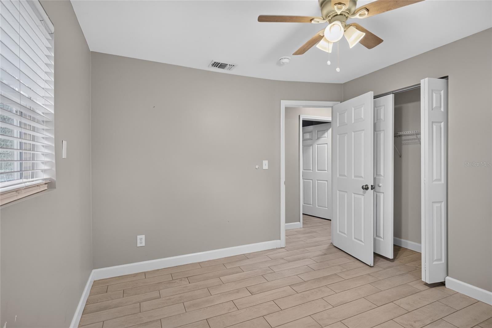 1610 N LOIS AVE — photo 13