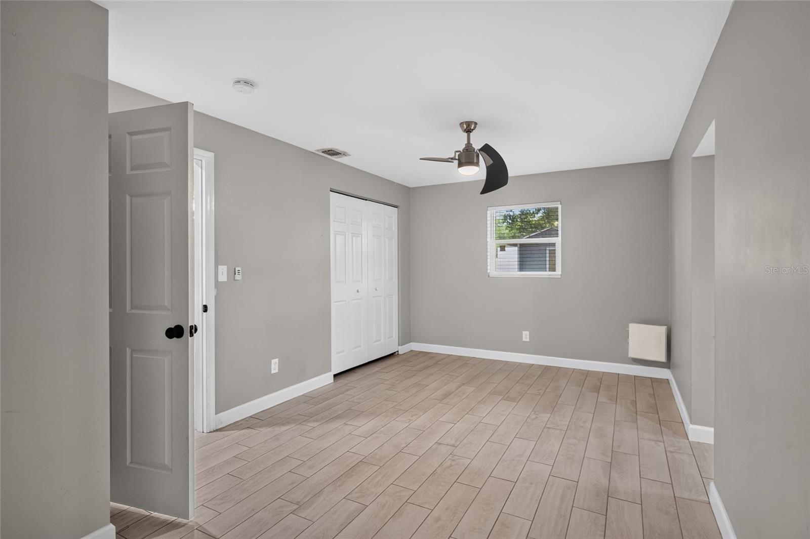 1610 N LOIS AVE — photo 14