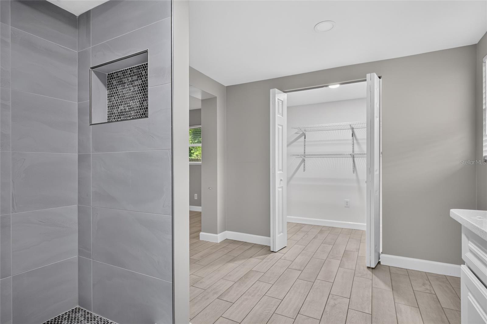 1610 N LOIS AVE — photo 21