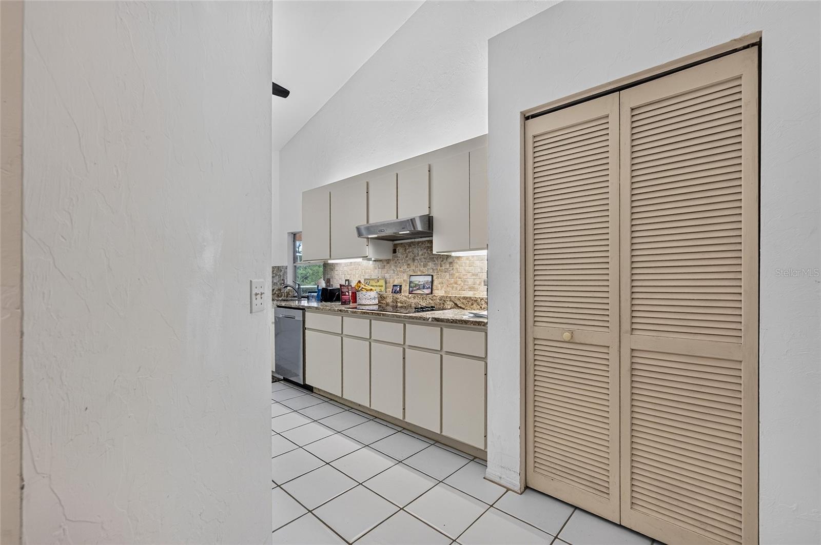 105 JACARANDA BLVD — photo 25