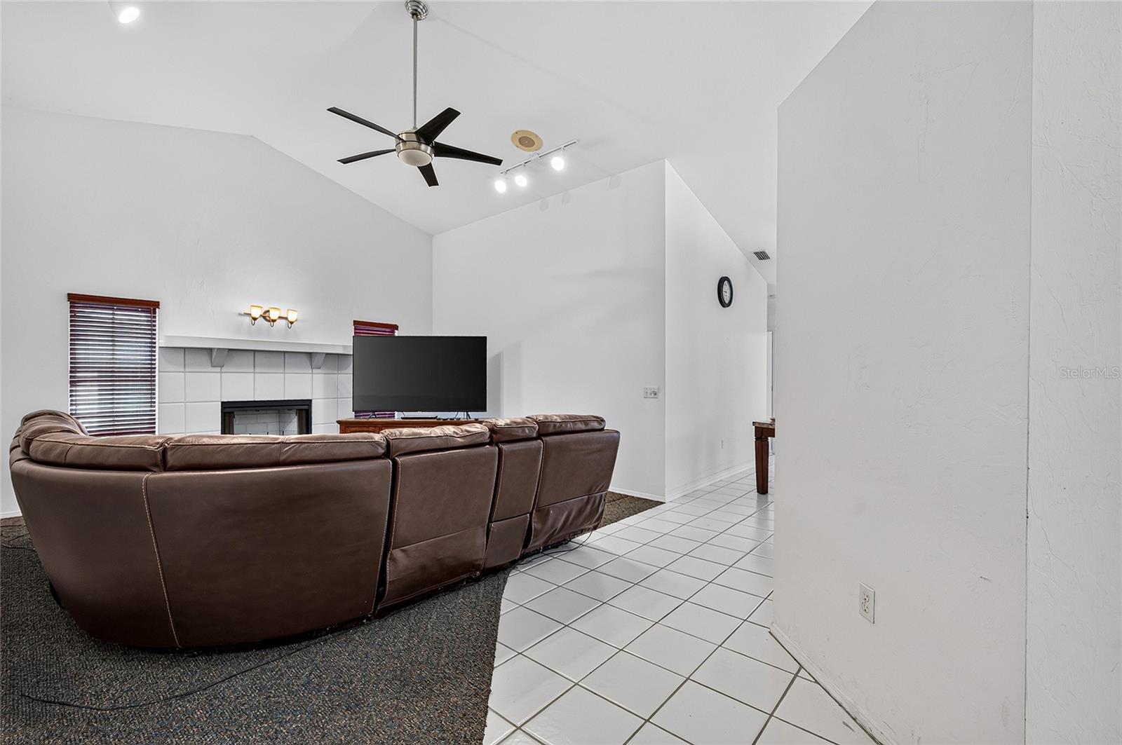 105 JACARANDA BLVD — photo 24
