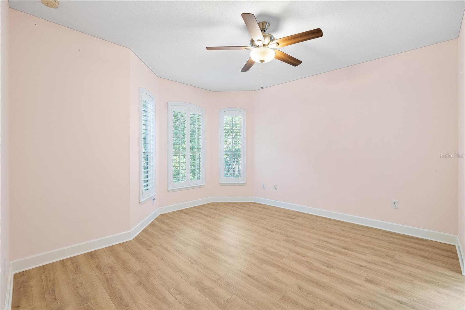 15910 TERNGLADE DR — photo 54