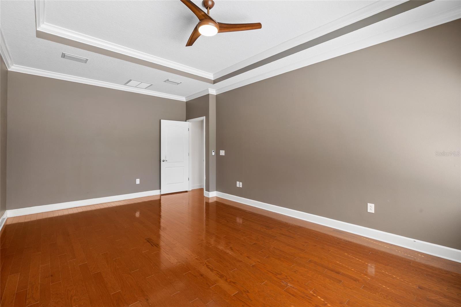 15910 TERNGLADE DR — photo 35