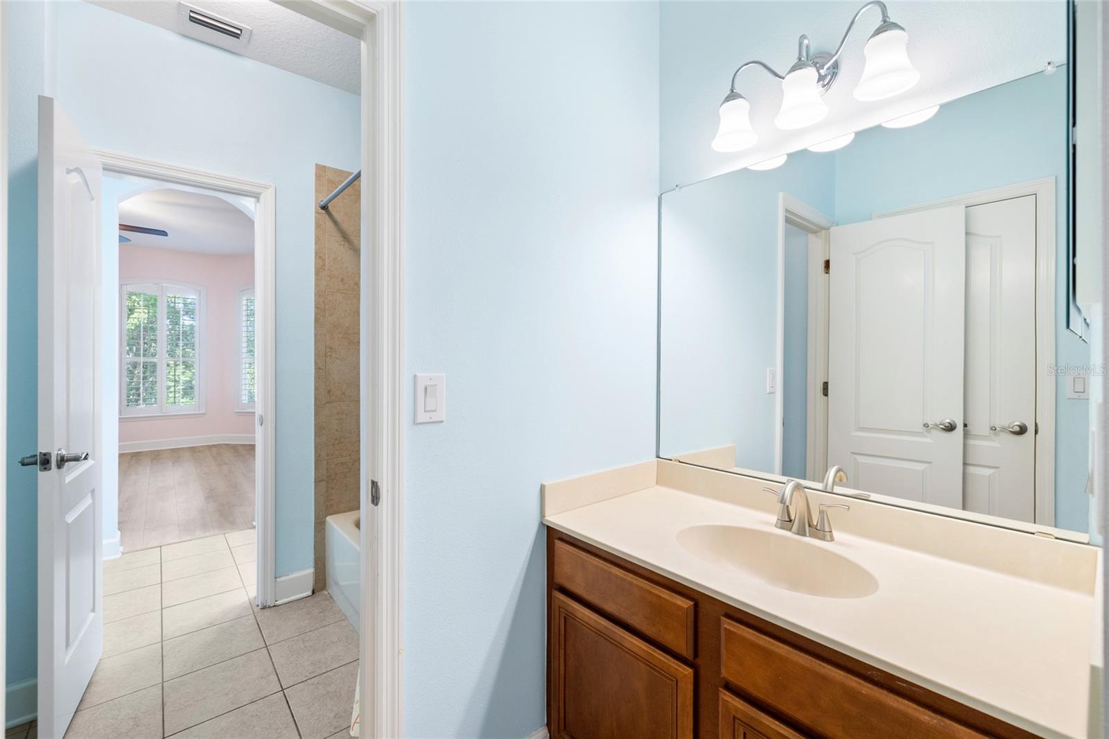 15910 TERNGLADE DR — photo 49