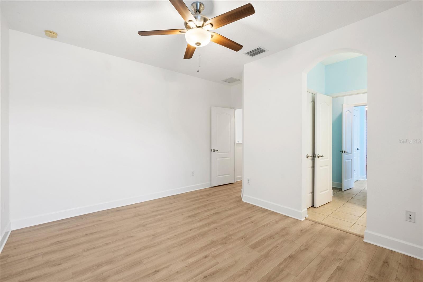 15910 TERNGLADE DR — photo 48