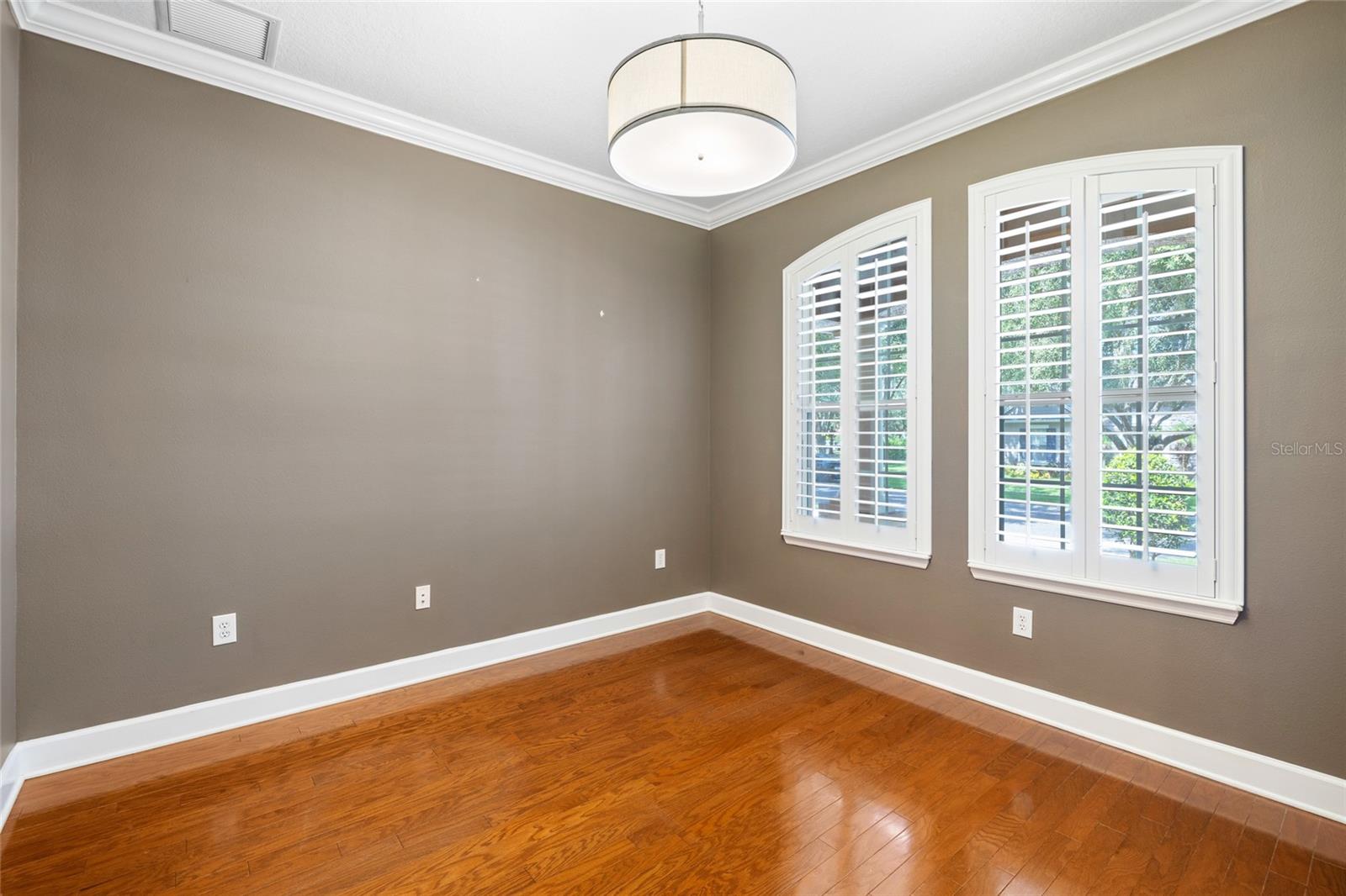 15910 TERNGLADE DR — photo 28
