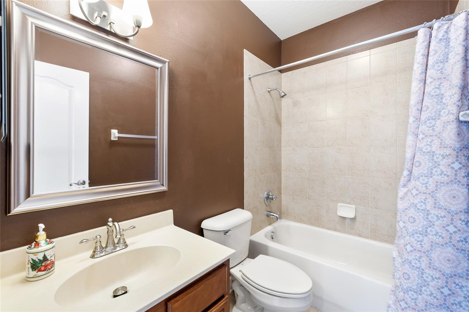 15910 TERNGLADE DR — photo 56
