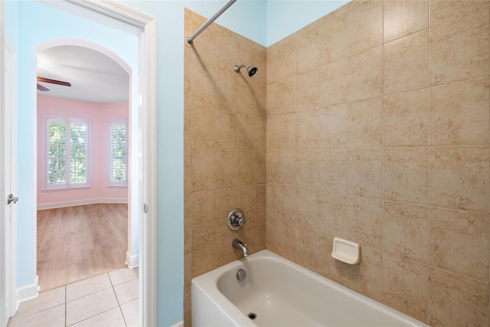 15910 TERNGLADE DR — photo 50