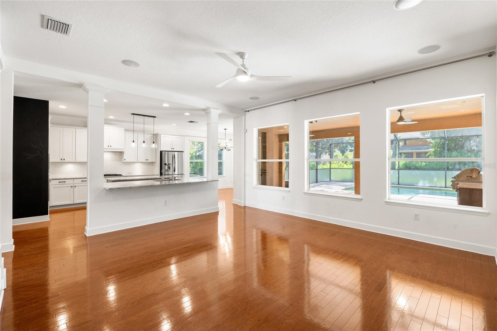 15910 TERNGLADE DR — photo 16