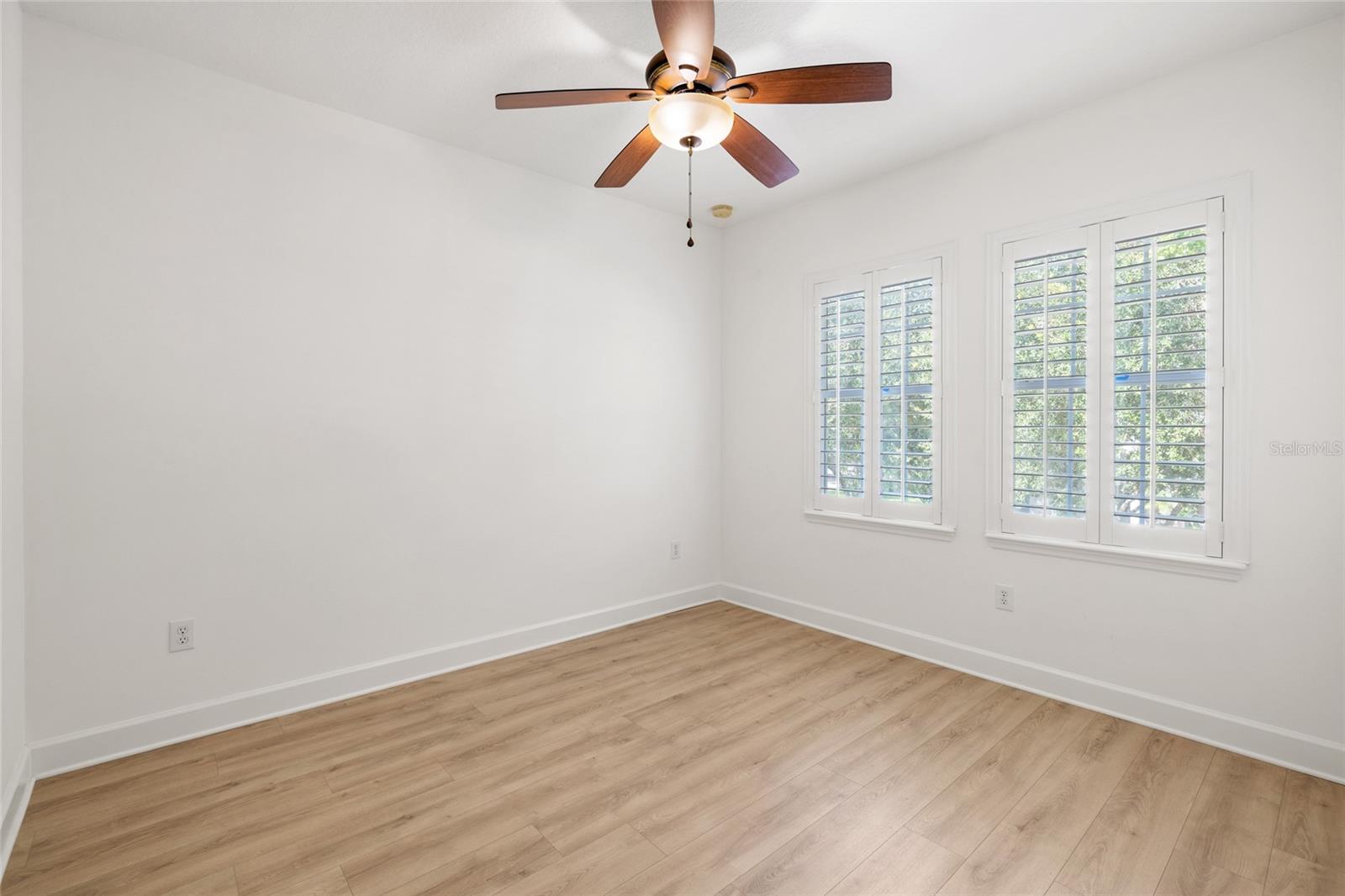15910 TERNGLADE DR — photo 57