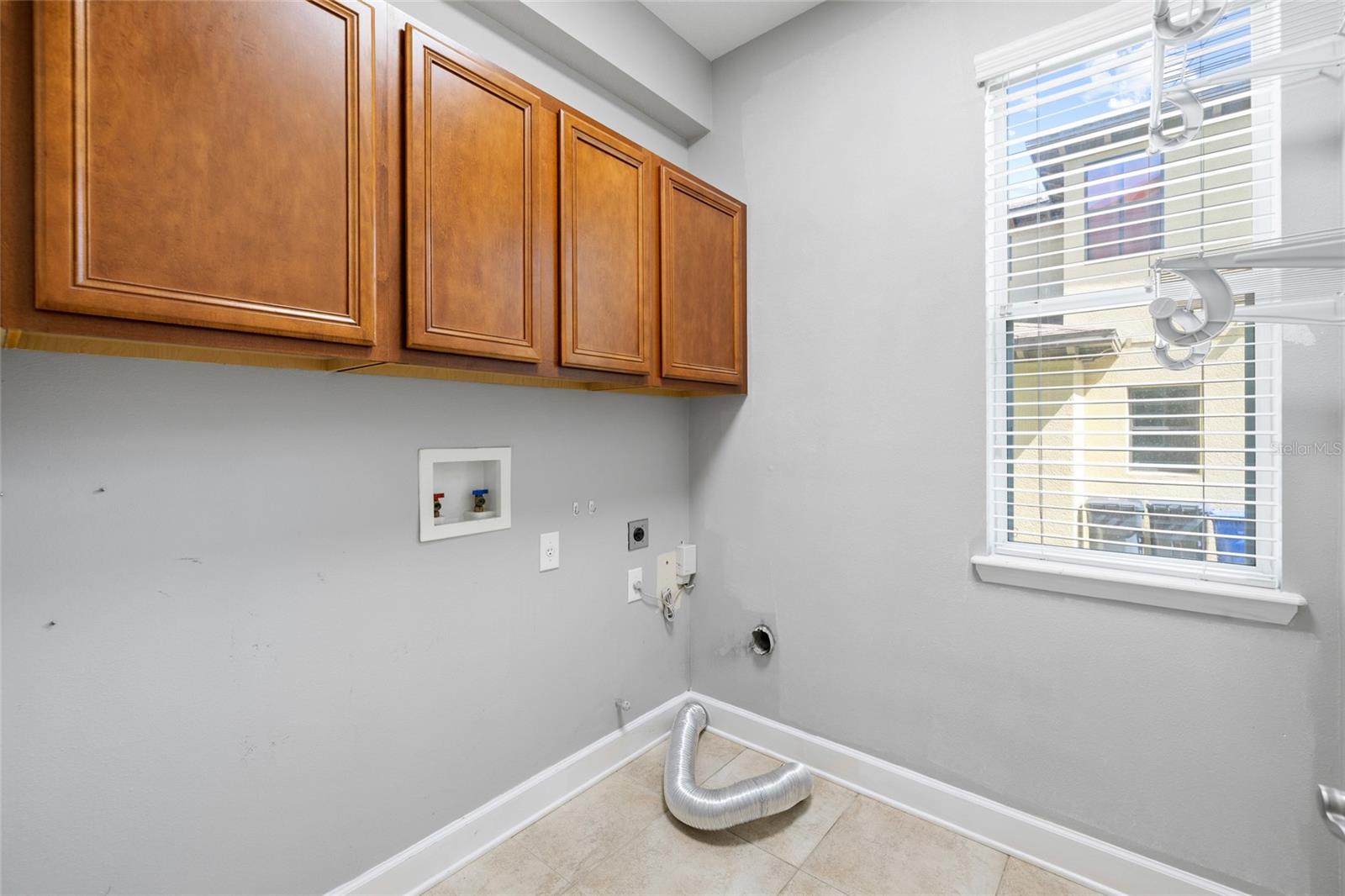 15910 TERNGLADE DR — photo 31