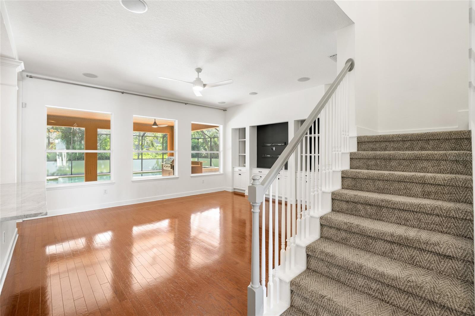 15910 TERNGLADE DR — photo 13
