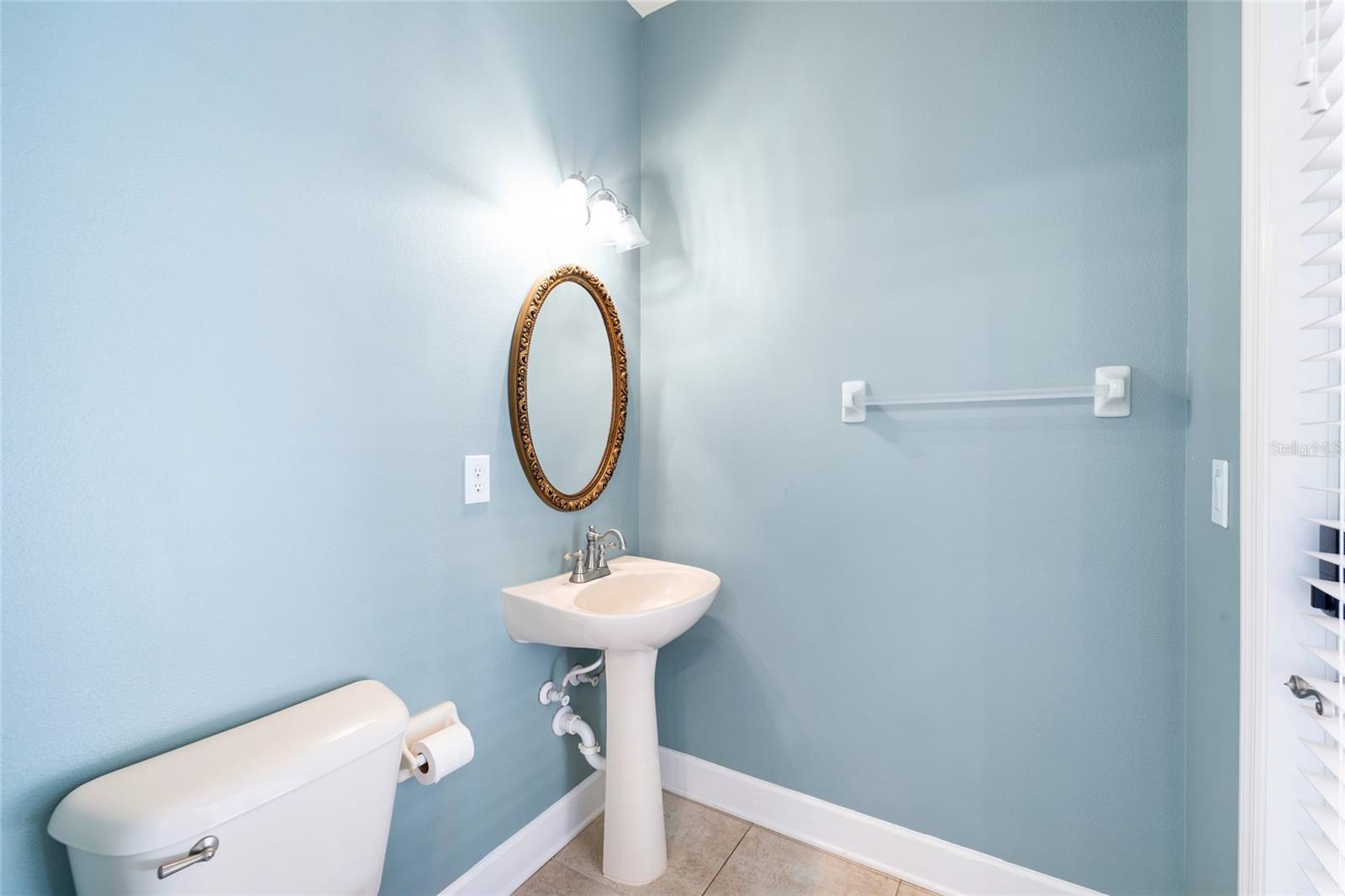 15910 TERNGLADE DR — photo 30