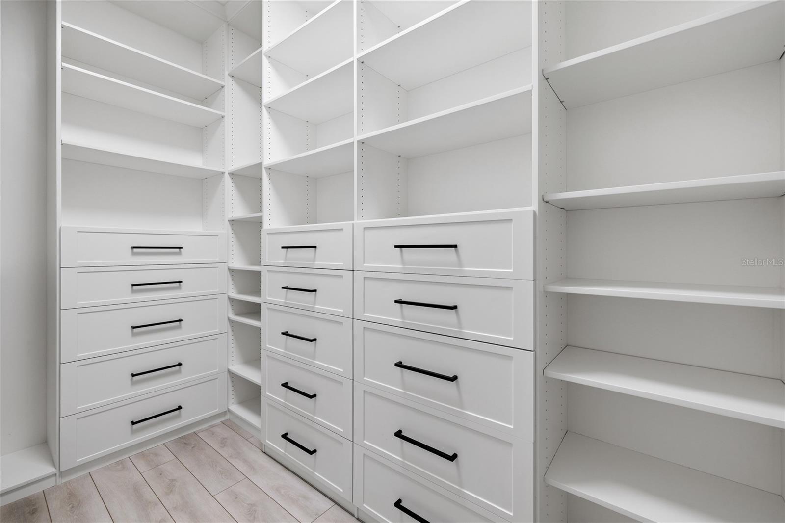 15910 TERNGLADE DR — photo 39