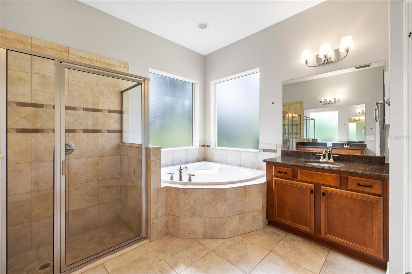 15910 TERNGLADE DR — photo 38
