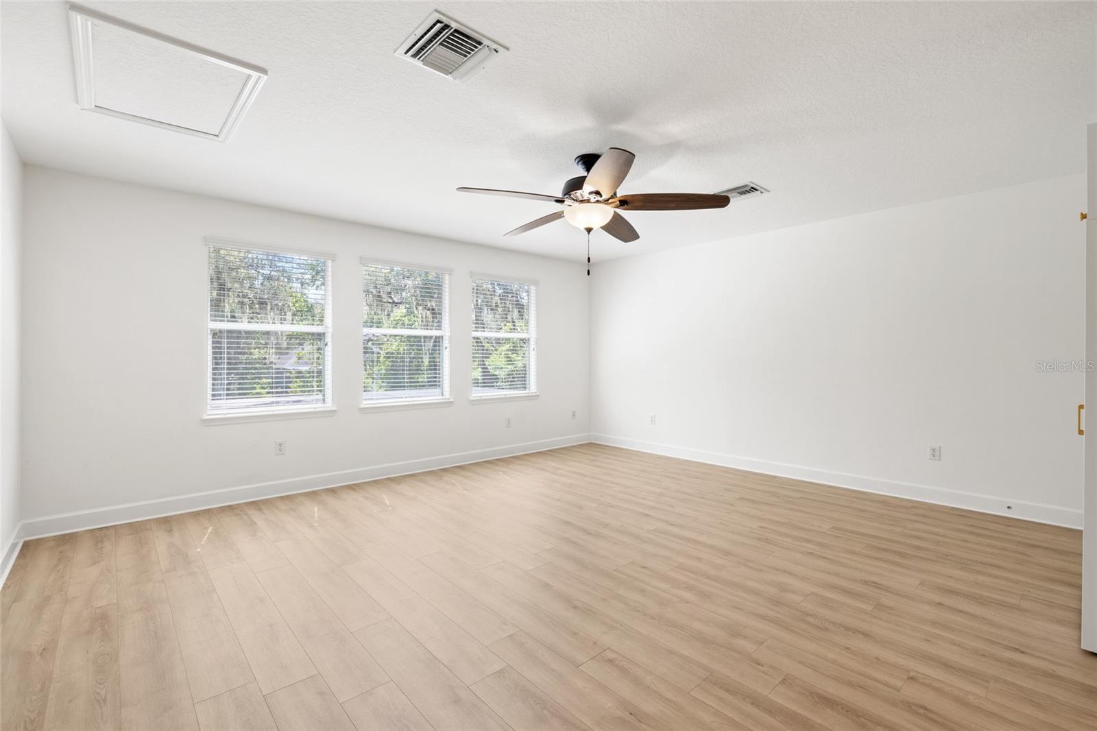 15910 TERNGLADE DR — photo 43