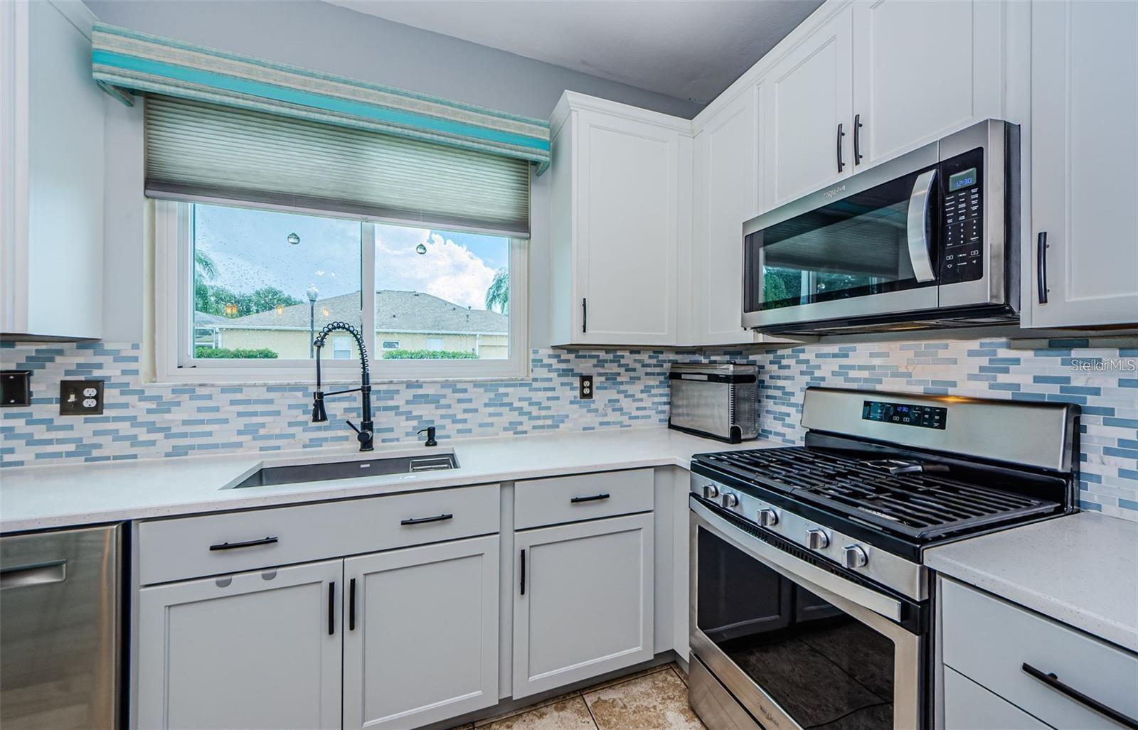 1810 WINSLOE DR — photo 10
