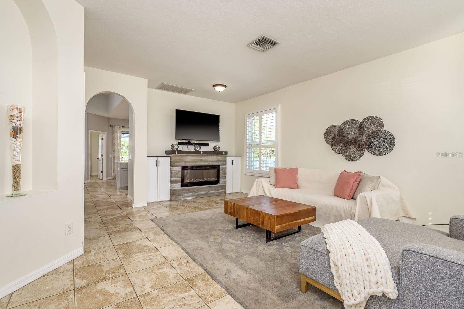 1810 WINSLOE DR — photo 17