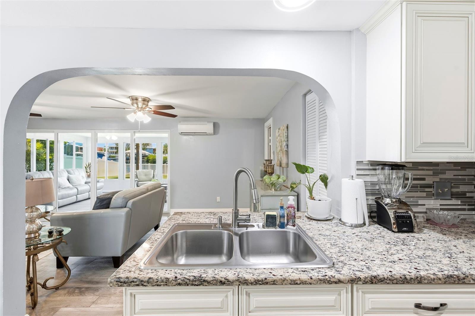 485 FLAMINGO DR — photo 12
