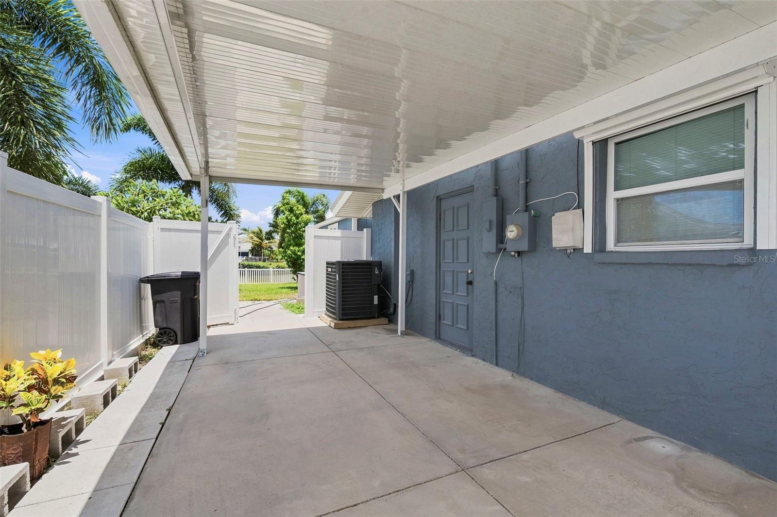 485 FLAMINGO DR — photo 35