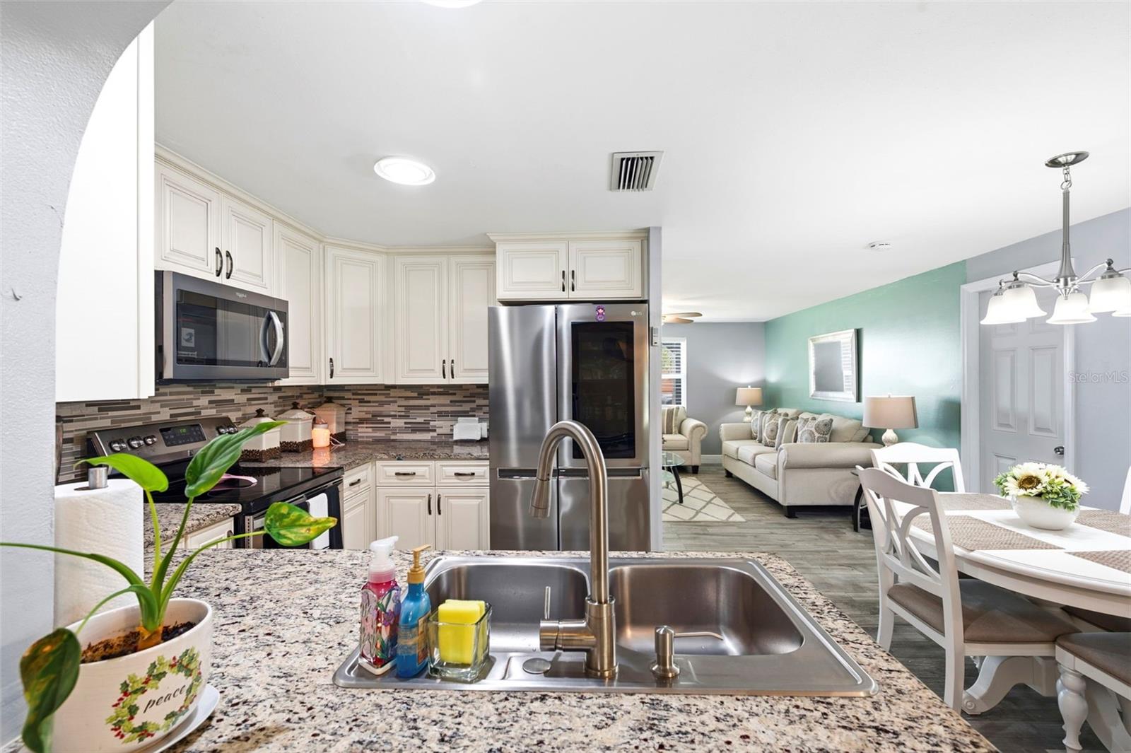 485 FLAMINGO DR — photo 14