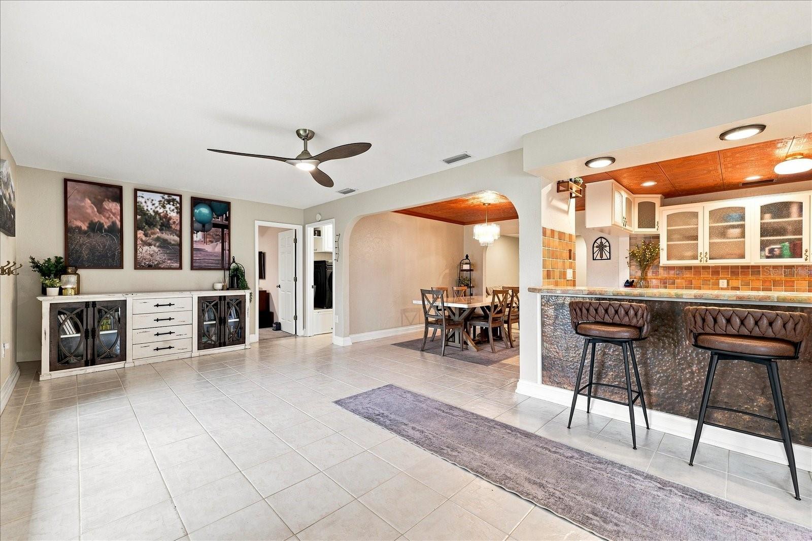8805 KENWOOD RD — photo 15