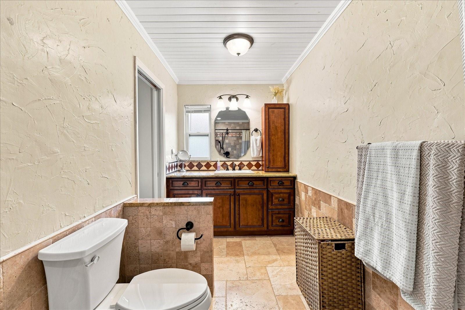 8805 KENWOOD RD — photo 23