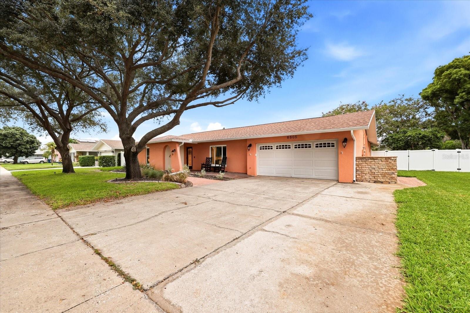 8805 KENWOOD RD — photo 2