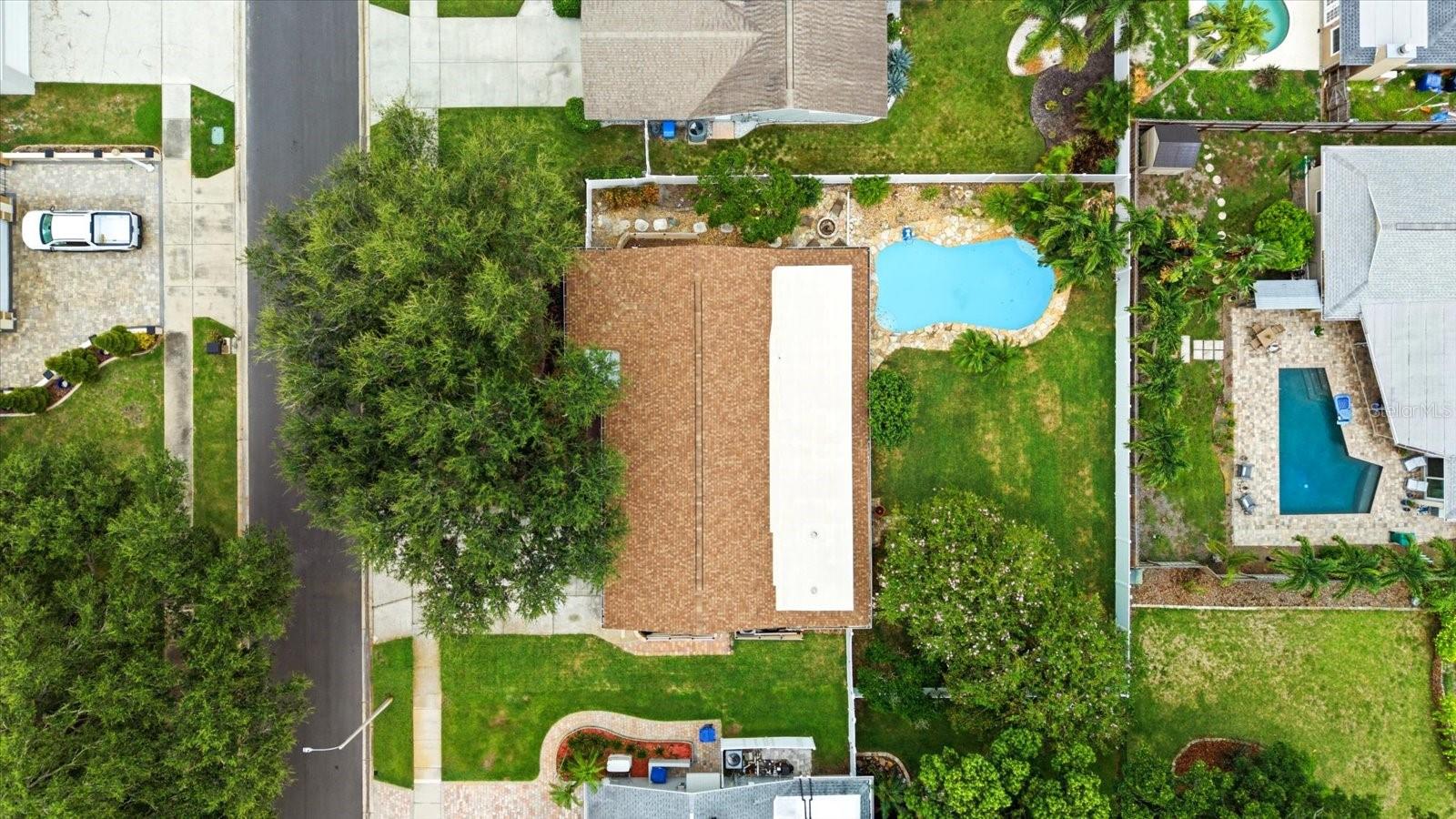 8805 KENWOOD RD — photo 40
