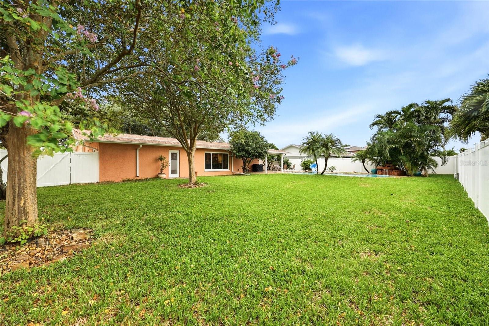 8805 KENWOOD RD — photo 34