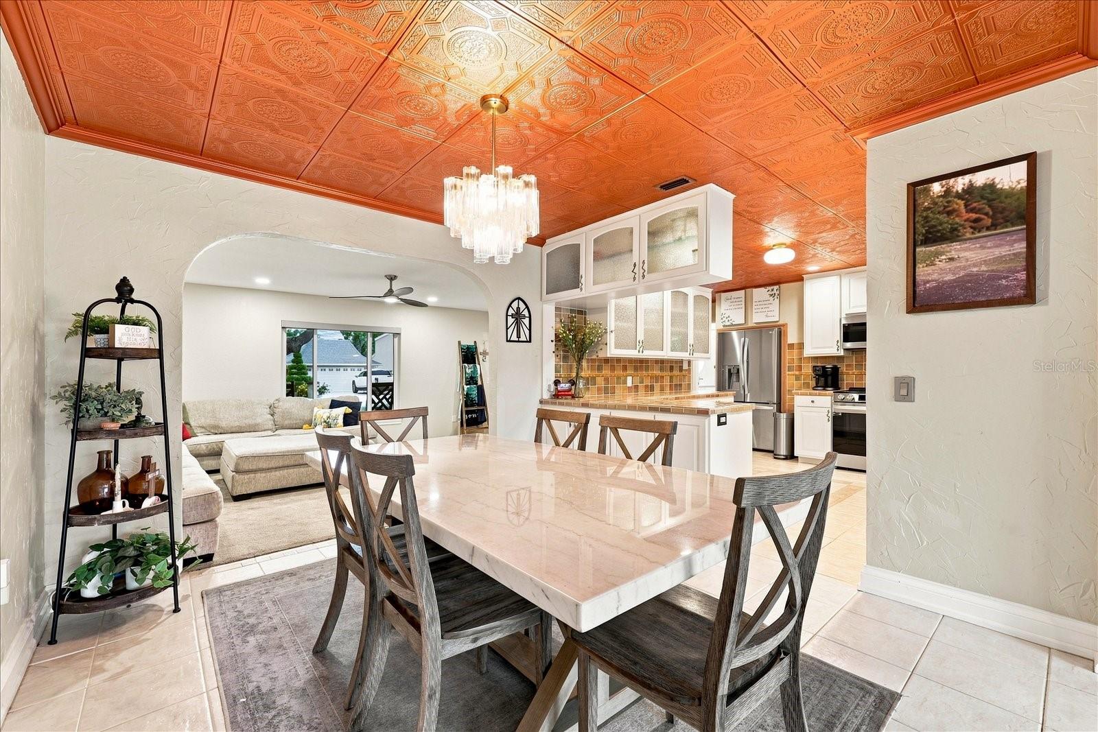 8805 KENWOOD RD — photo 10