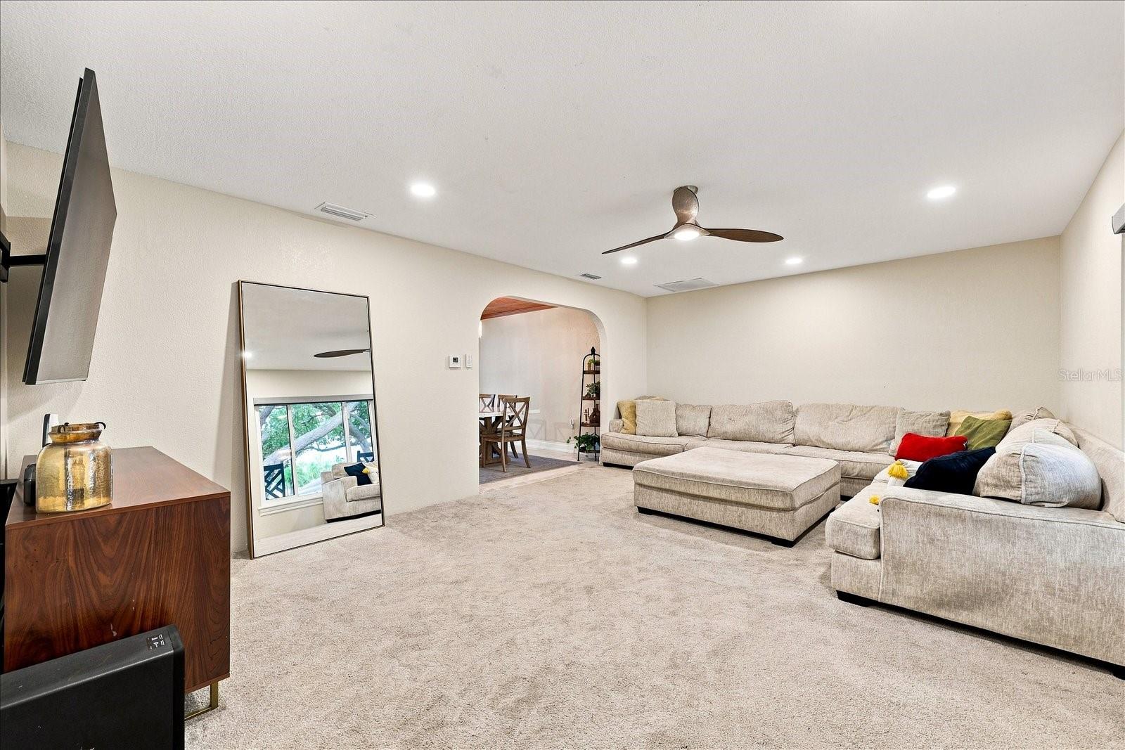 8805 KENWOOD RD — photo 6