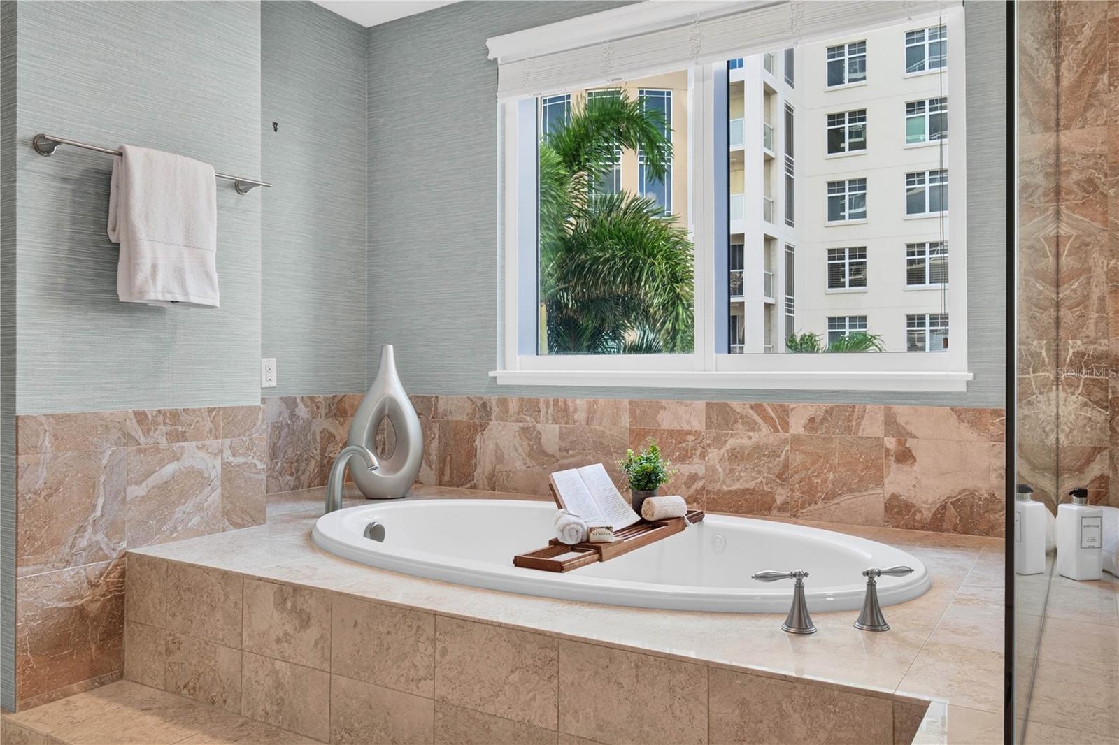 180 BEACH DR NE #502 — photo 35