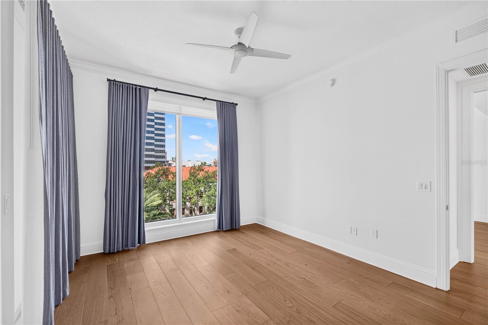 180 BEACH DR NE #502 — photo 39