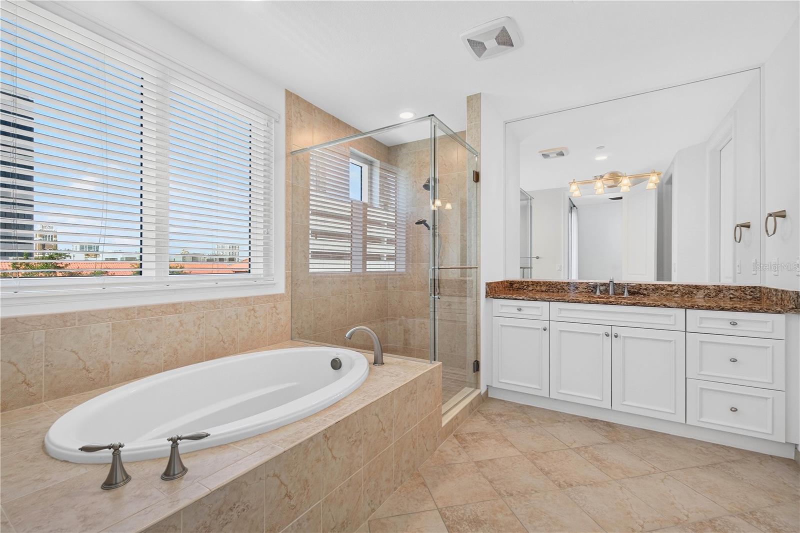 180 BEACH DR NE #502 — photo 44