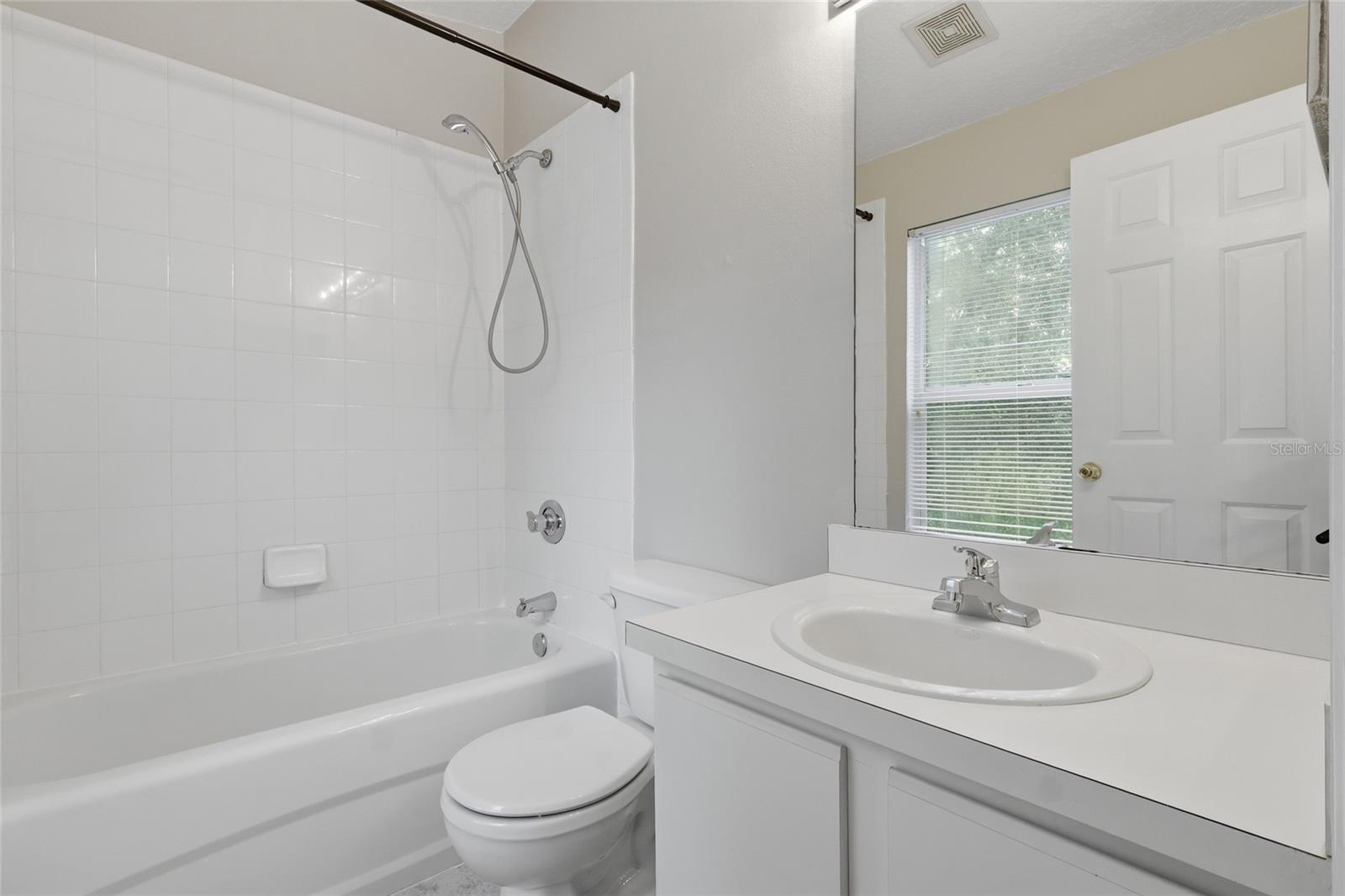 1236 BLENHEIM CT — photo 12