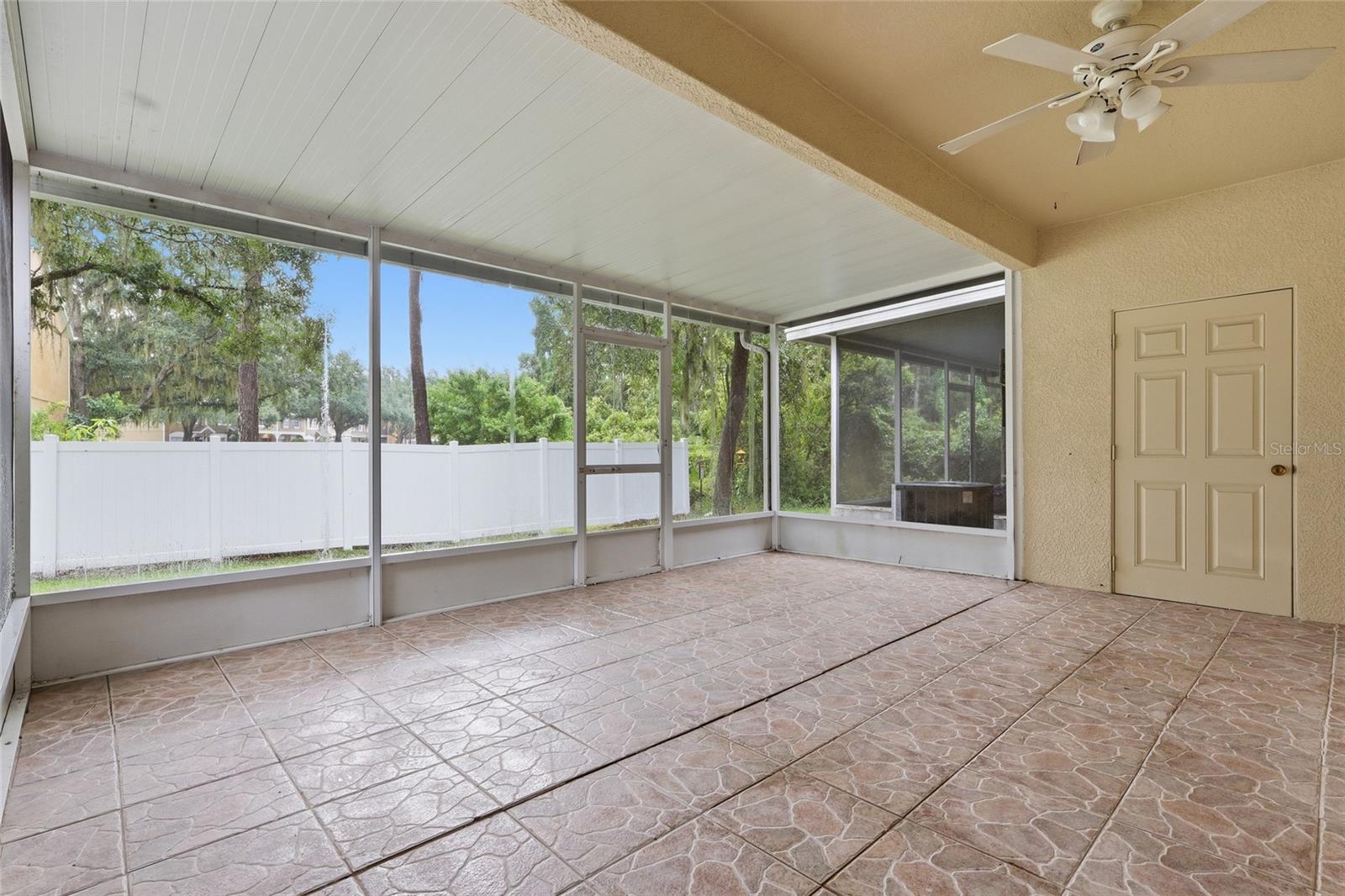 1236 BLENHEIM CT — photo 21