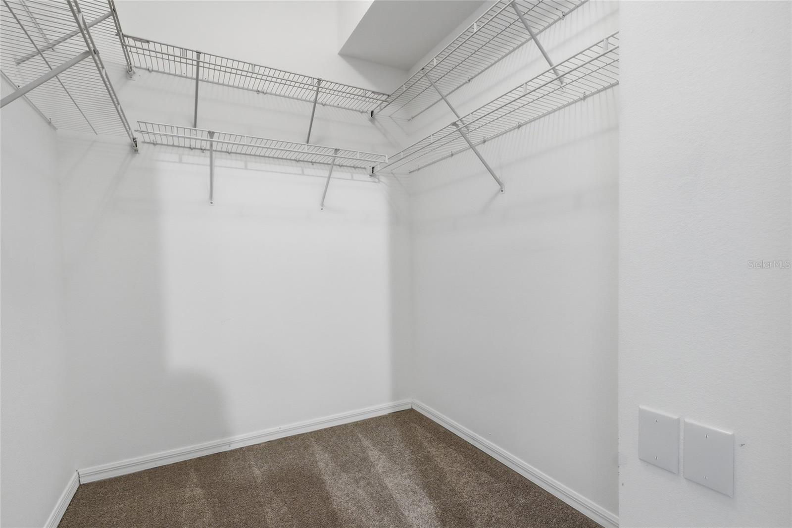 1236 BLENHEIM CT — photo 11