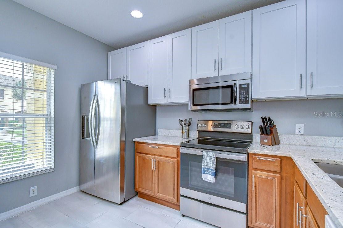 8551 TRAIL WIND DR — photo 8