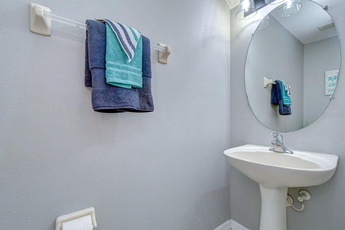 8551 TRAIL WIND DR — photo 25