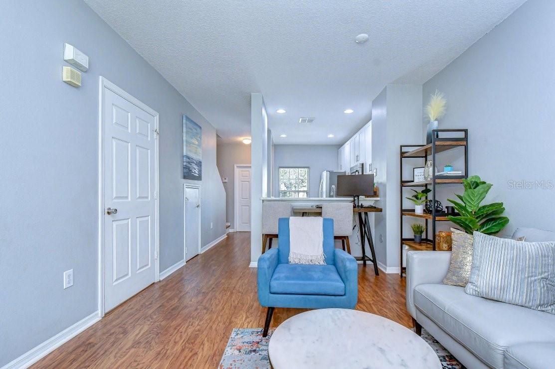 8551 TRAIL WIND DR — photo 22