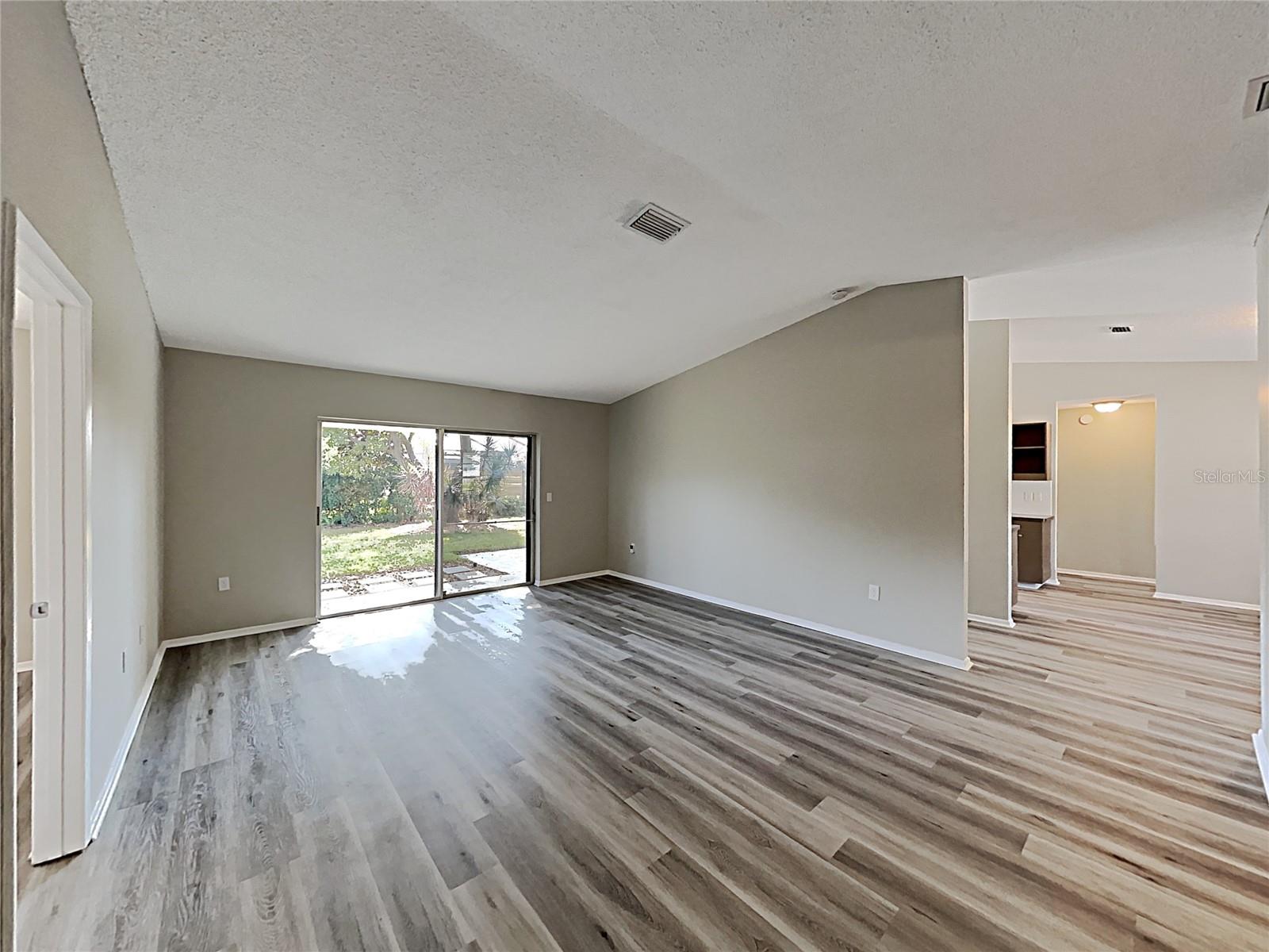 3205 40TH ST W — photo 2