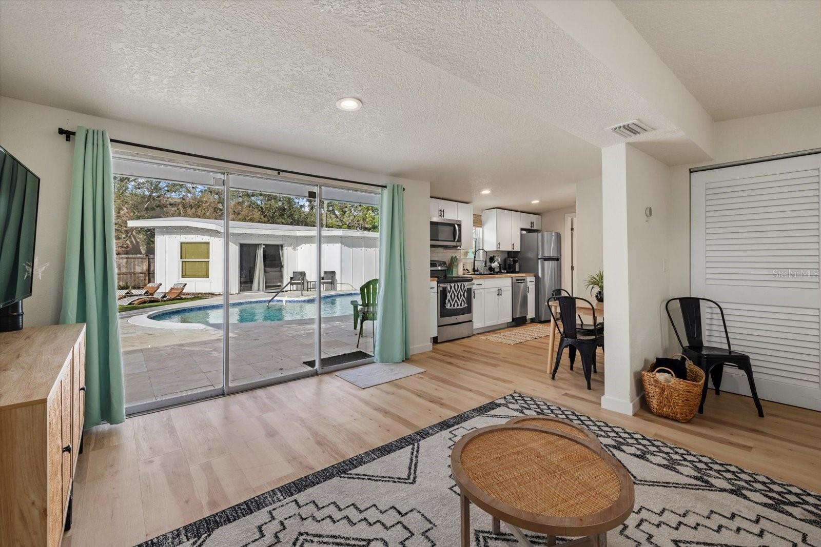 2069 BOUGAINVILLEA ST — photo 32
