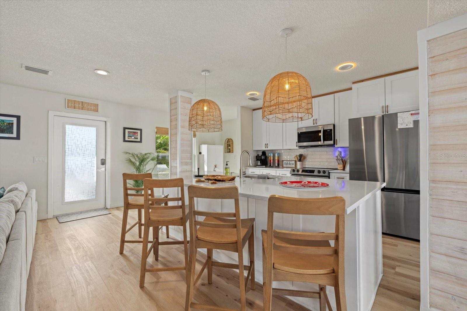 2069 BOUGAINVILLEA ST — photo 7