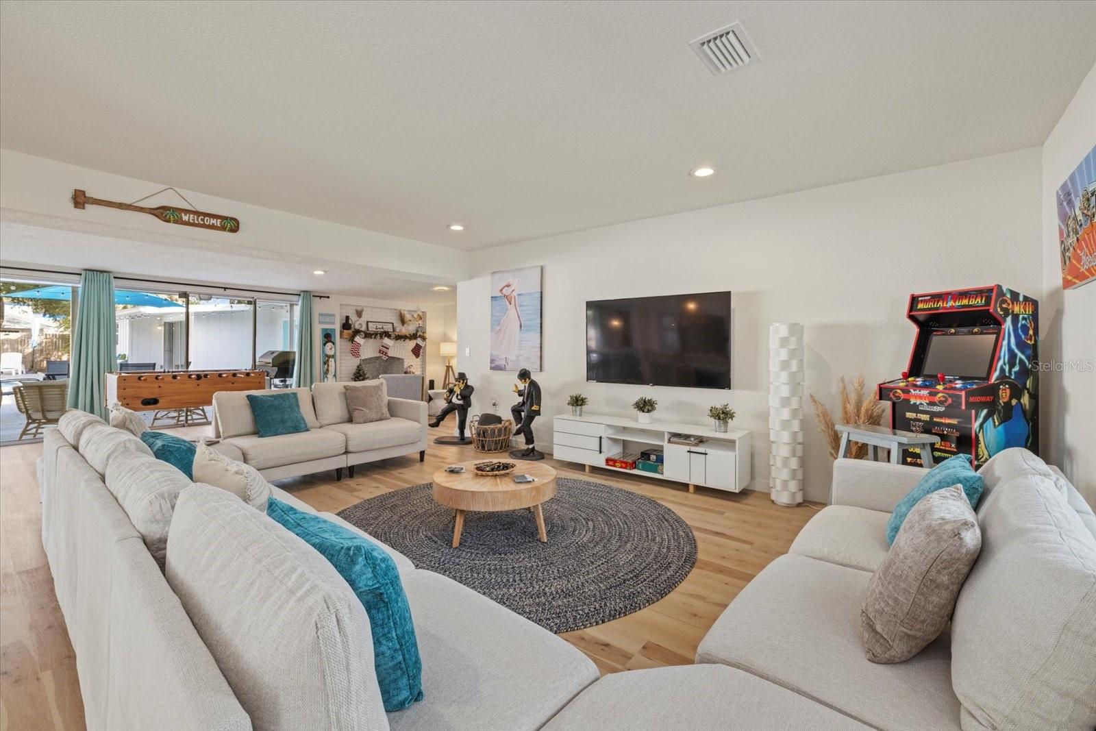2069 BOUGAINVILLEA ST — photo 5